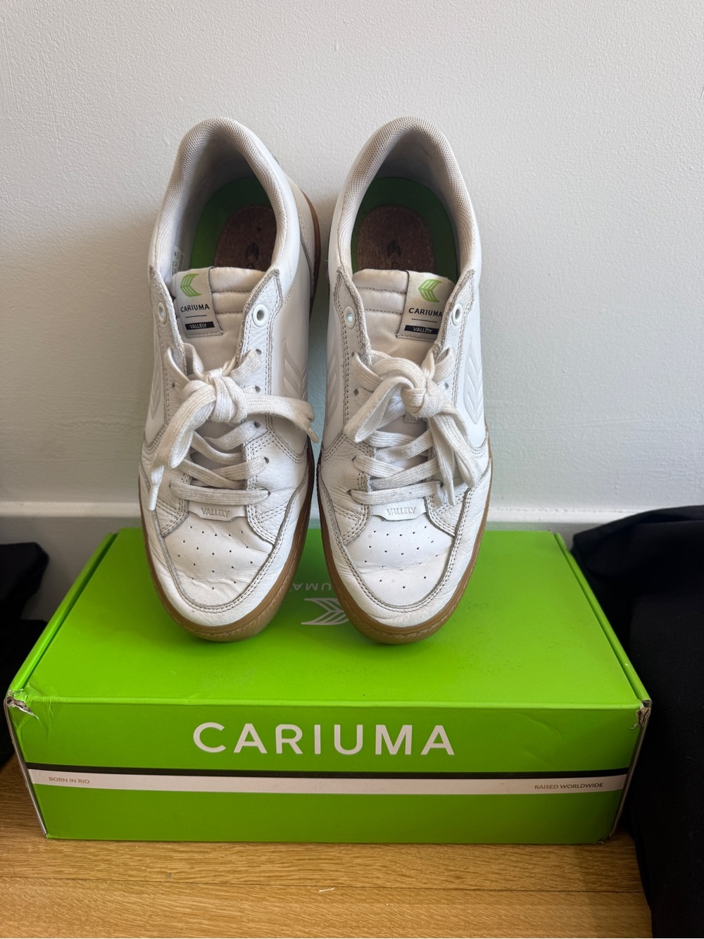 Cariuma White Leather Sneakers with Gum Outsole and Green Insole Accents